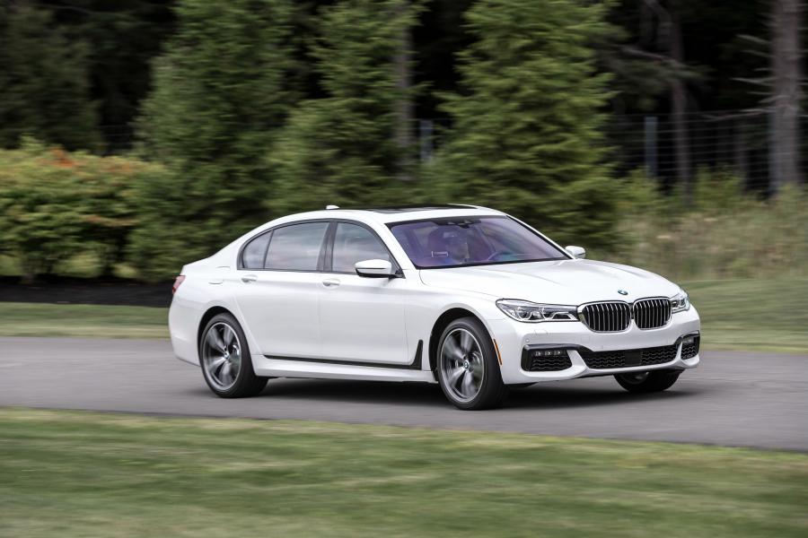  BMW 750i xDrive M Sport (G11) 2016 года  (NA) (фото 38 из 47)